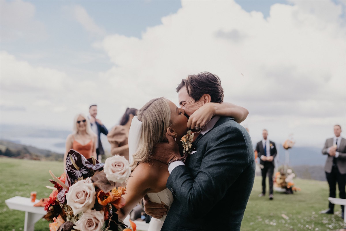 https://scenicrimbride.com.au/wp-content/uploads/2021/11/Intimate-wedding-at-Rosewood-Estate-Scenic-Rim-Bride-0296.jpg